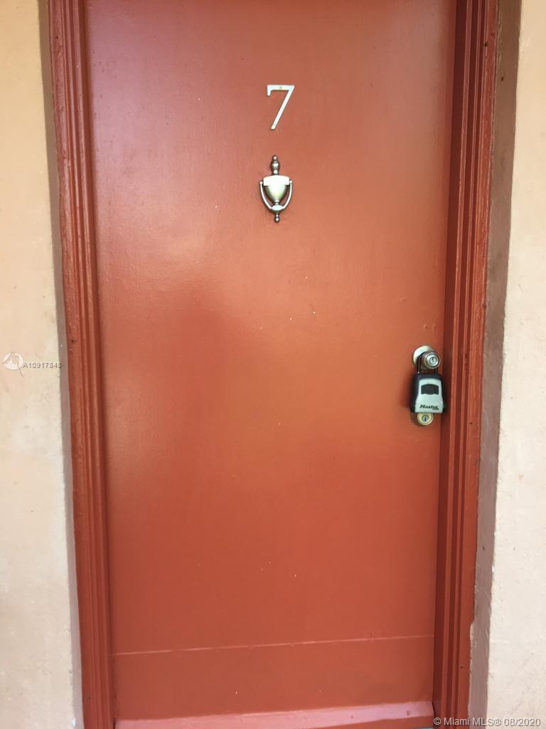 520 SW 4th St # 7, Miami FL 33130 photo 2