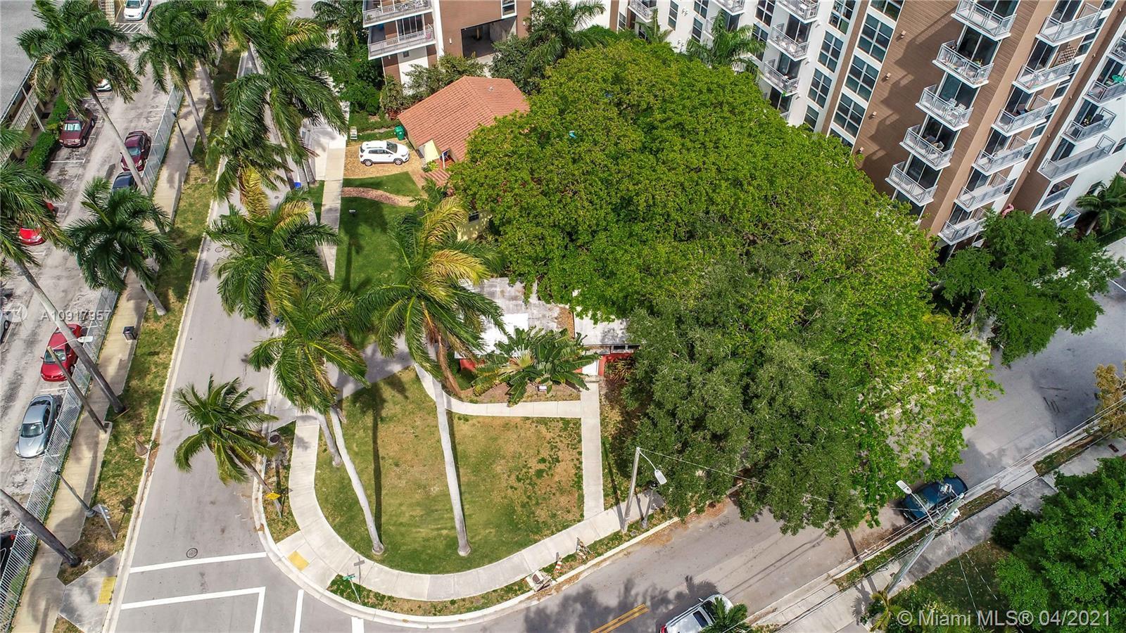 1000 NW 11th Ct, Miami FL 33136 photo 3