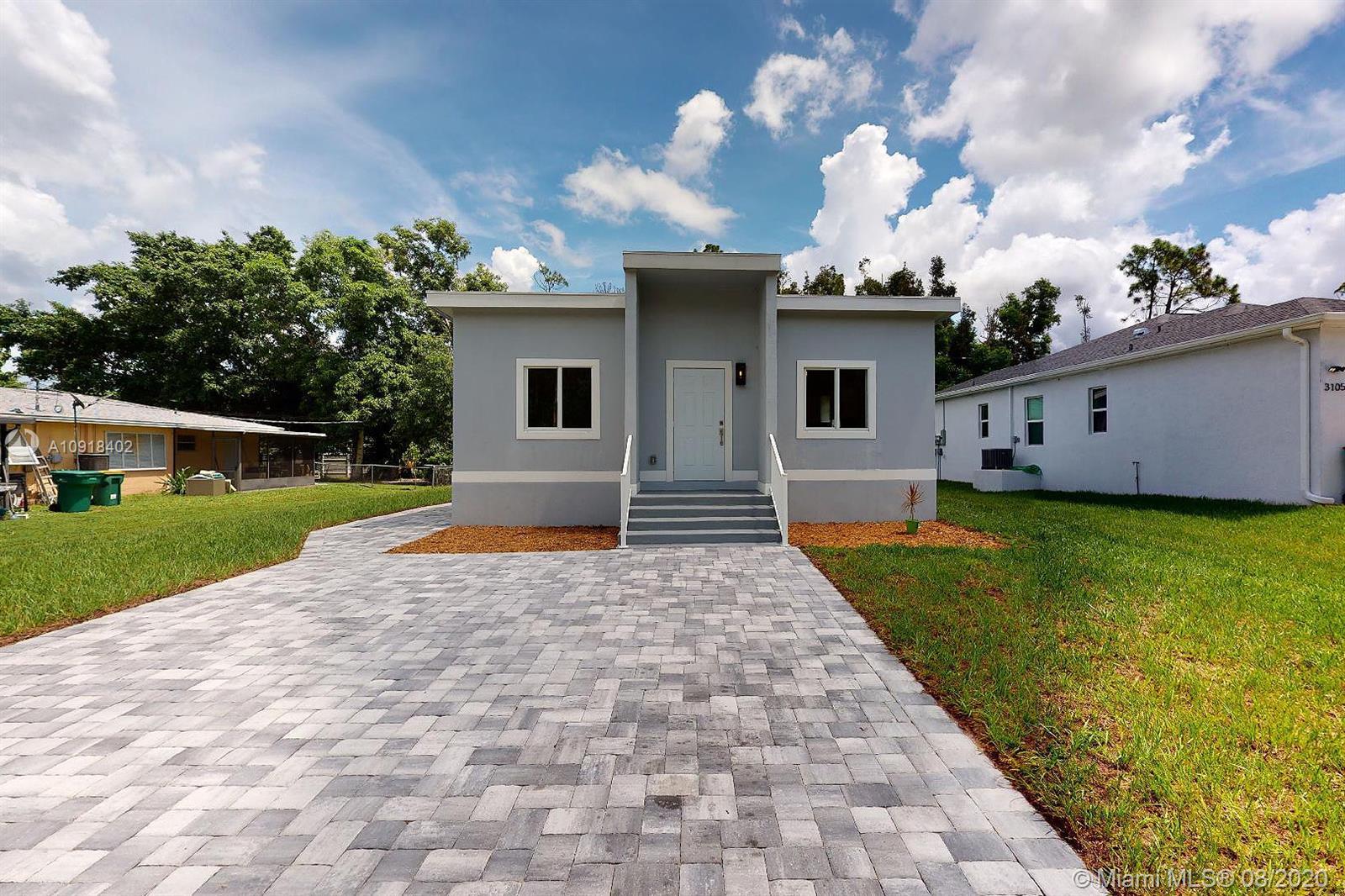3083 Woodside Ave, Naples FL 34112