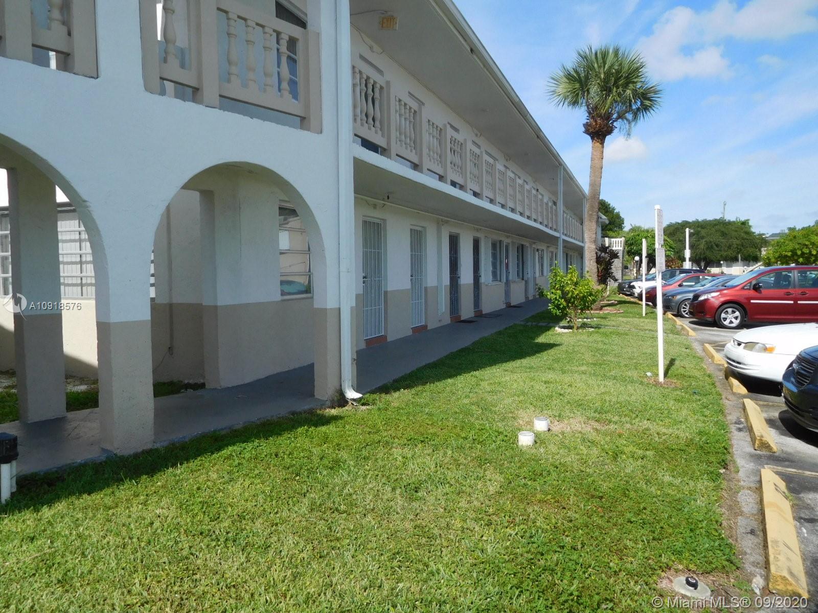 20210 NE 2nd Ave # V15, Miami Gardens FL 33179 photo 2