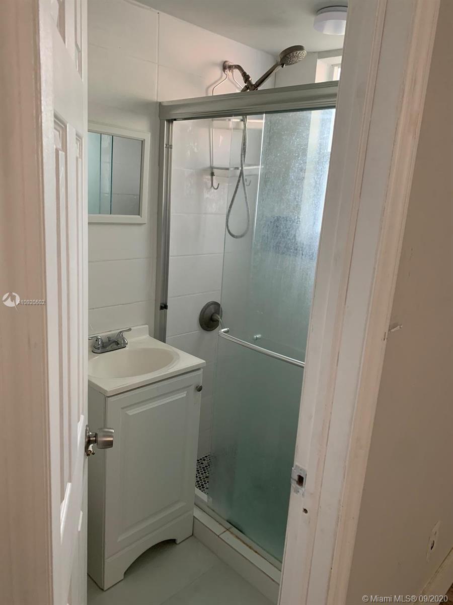 542 NW 8th St # 1, Miami FL 33136 photo 2