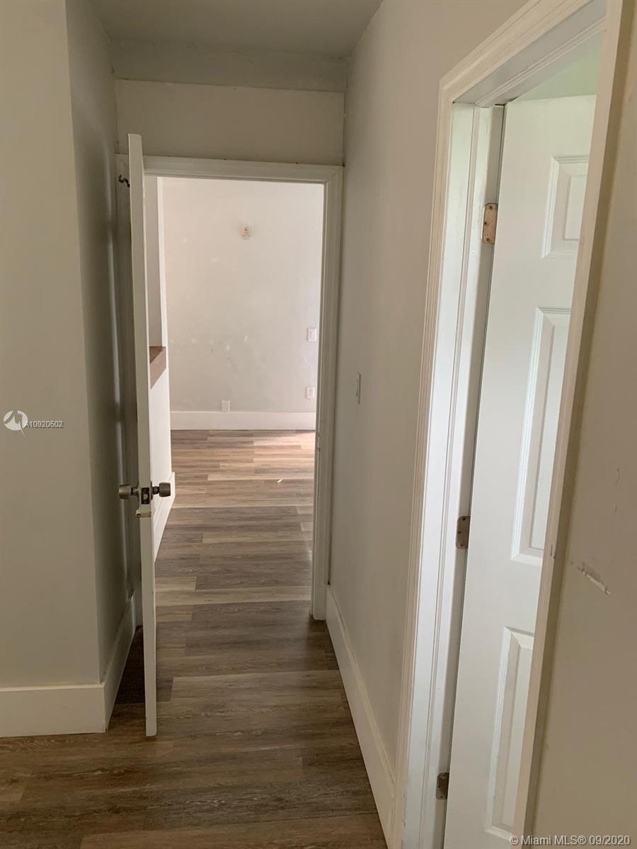 542 NW 8th St # 1, Miami FL 33136 photo 5