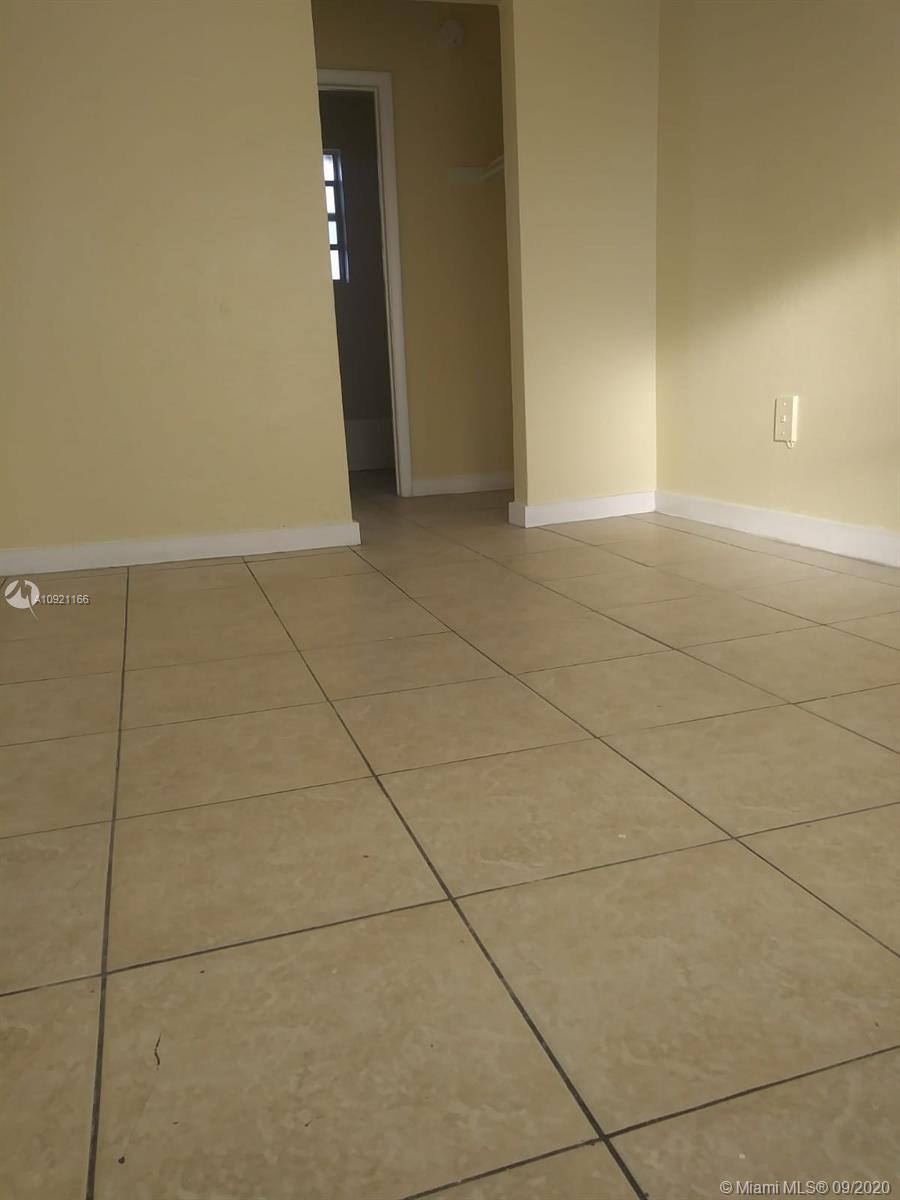 1525 NW 1st Pl # 30, Miami FL 33136
