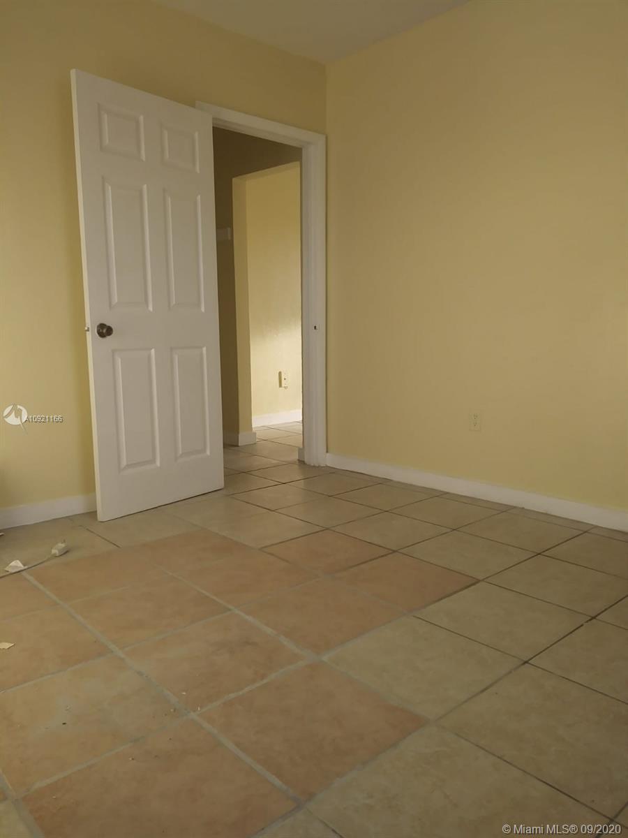 1525 NW 1st Pl # 30, Miami FL 33136 photo 4