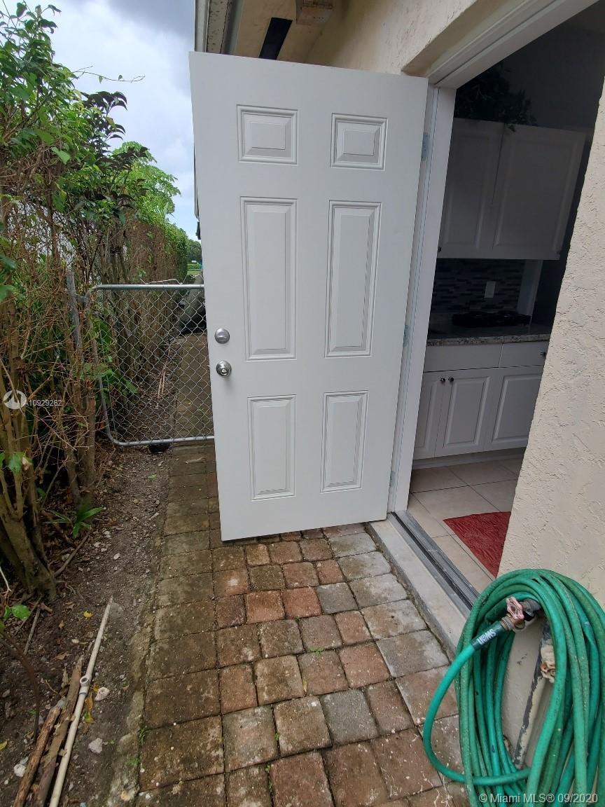 16025 SW 53rd Ter # B, Miami FL 33185 photo 3