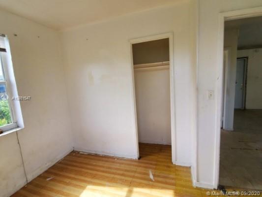 562 W 4th St, Riviera Beach FL 33404 photo 3