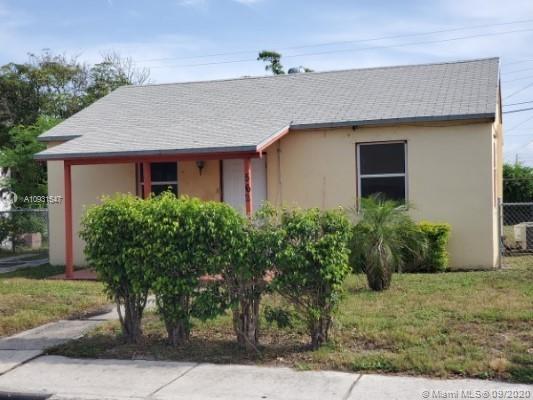 562 W 4th St, Riviera Beach FL 33404