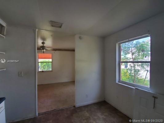 562 W 4th St, Riviera Beach FL 33404 photo 5