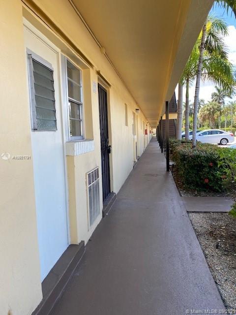 2880 NE 203rd St # 11, Aventura FL 33180