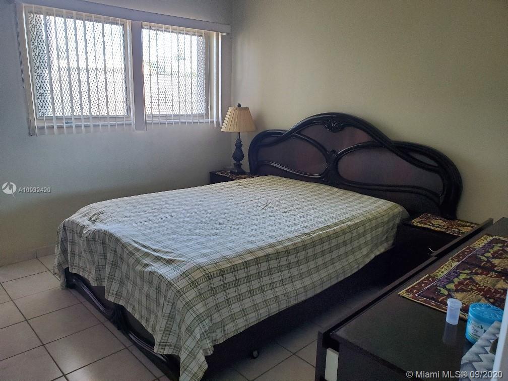 1012 SW 11th St # 3N, Hallandale Beach FL 33009 photo 4