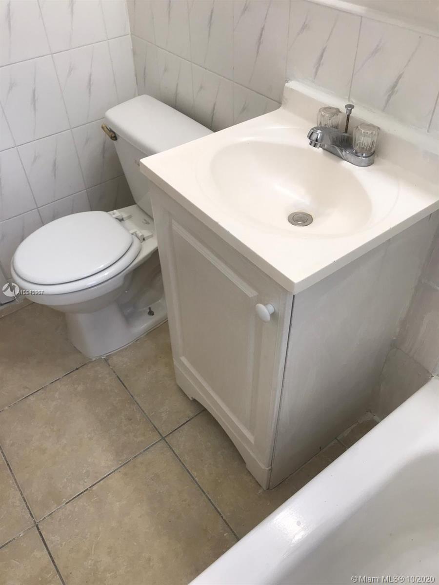 1525 NW 1st Pl # 19, Miami FL 33136 photo 2