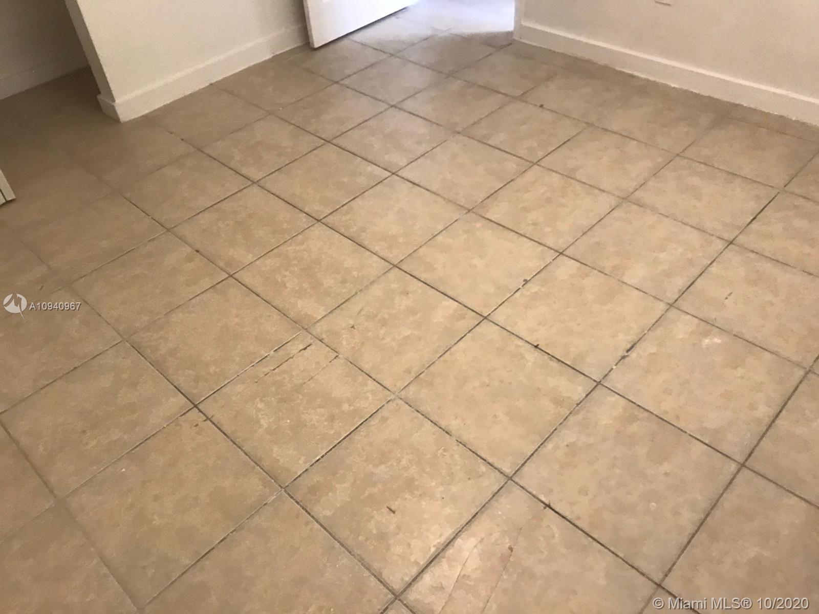 1525 NW 1st Pl # 19, Miami FL 33136 photo 4
