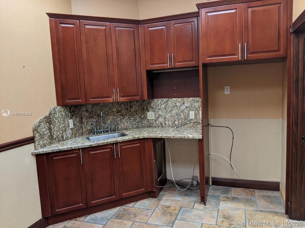 1569 NW 82 Ave, Doral FL 33126 photo 3