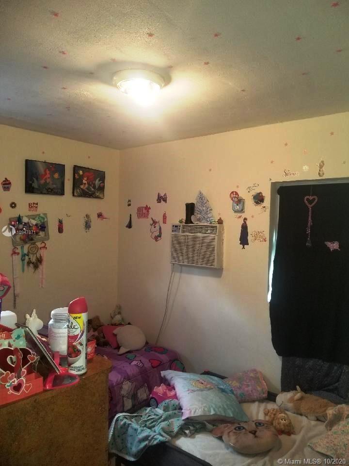 12721 Wood St, Miami FL 33167 photo 2