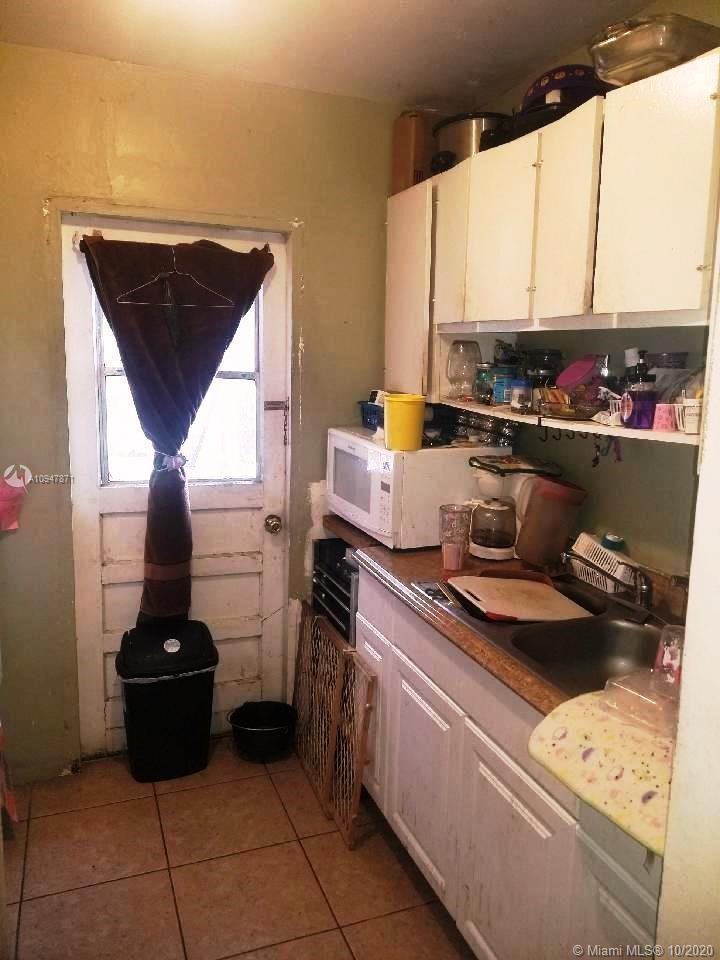 12721 Wood St, Miami FL 33167 photo 3