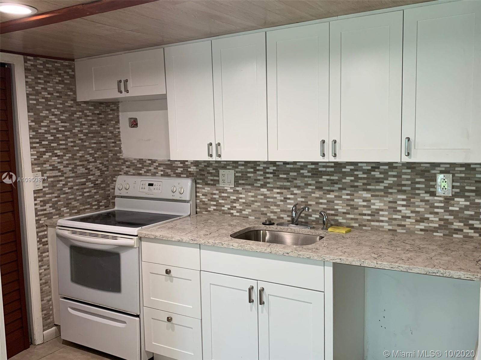 140 Lakeview Dr # 110, Weston FL 33326