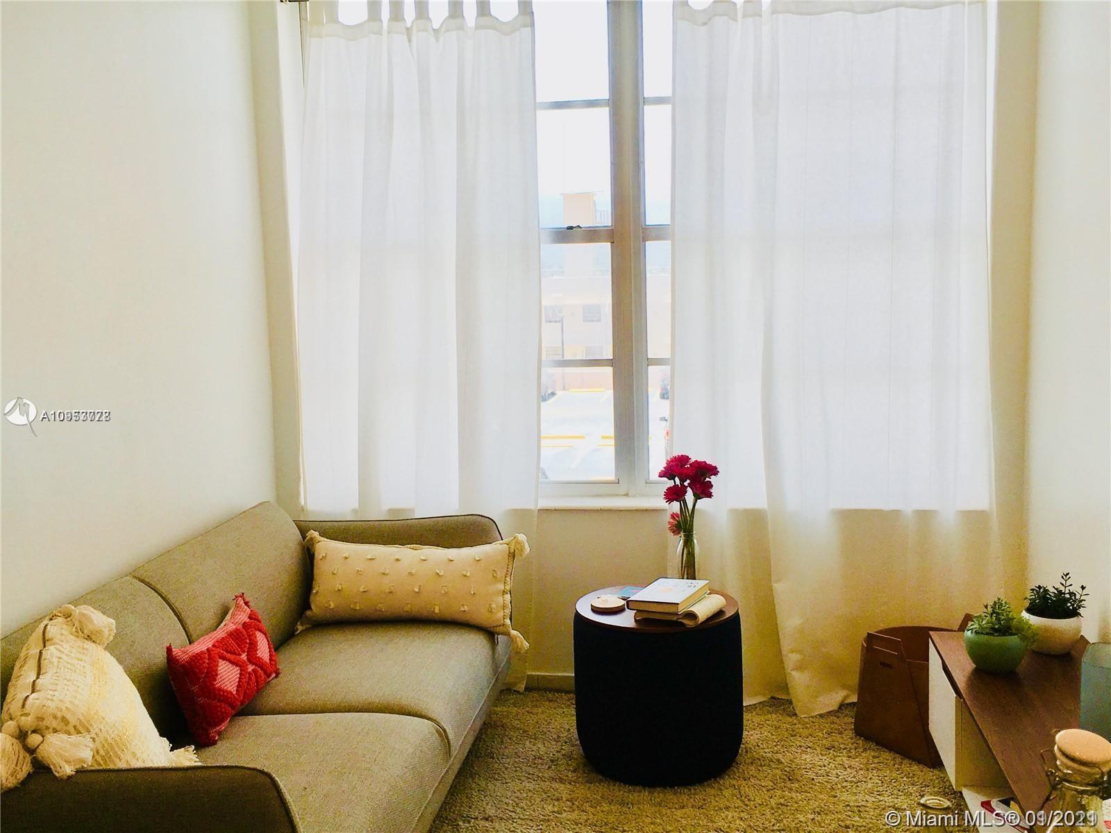 2899 Collins Ave # 542, Miami Beach FL 33140