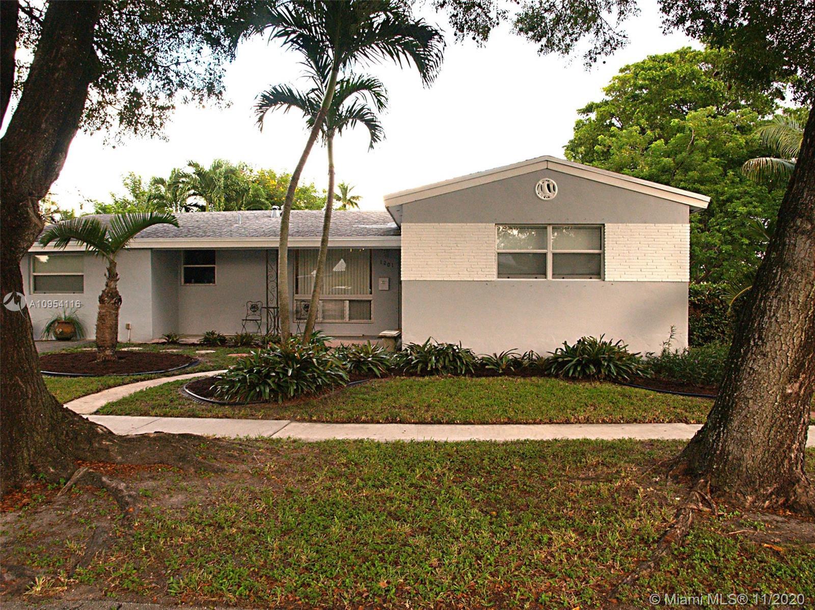 1201 N 30th Rd, Hollywood FL 33021