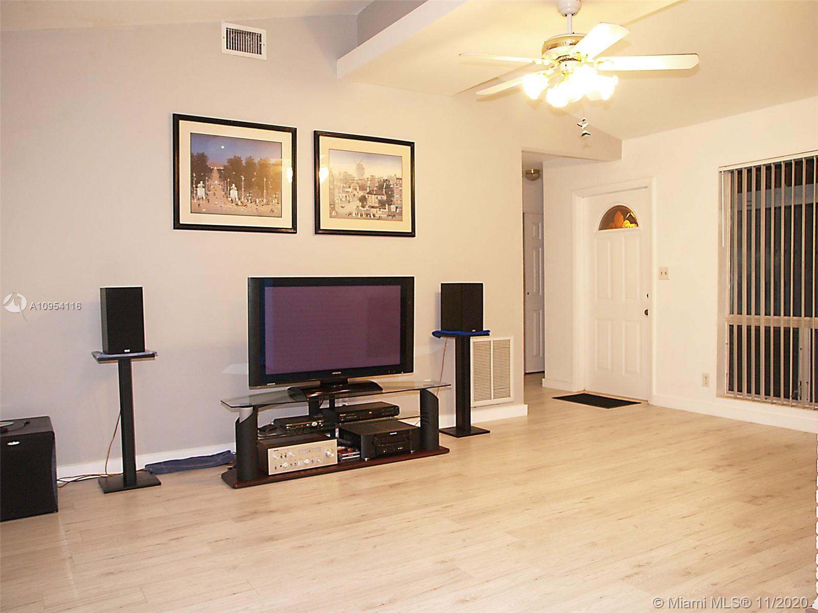 1201 N 30th Rd, Hollywood FL 33021 photo 4