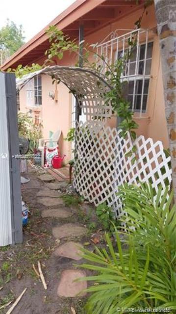 85 NE 172nd St Rear, North Miami Beach FL 33162 photo 3