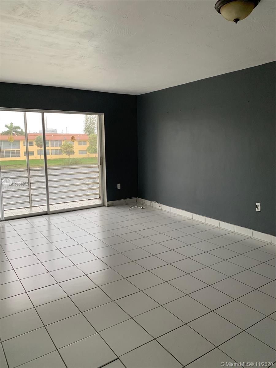 2880 NE 203rd St # 17, Aventura FL 33180 photo 2