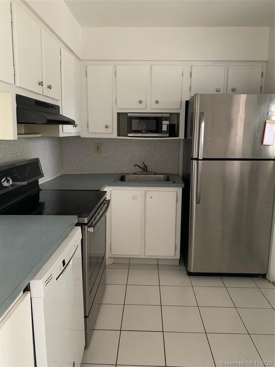2880 NE 203rd St # 17, Aventura FL 33180