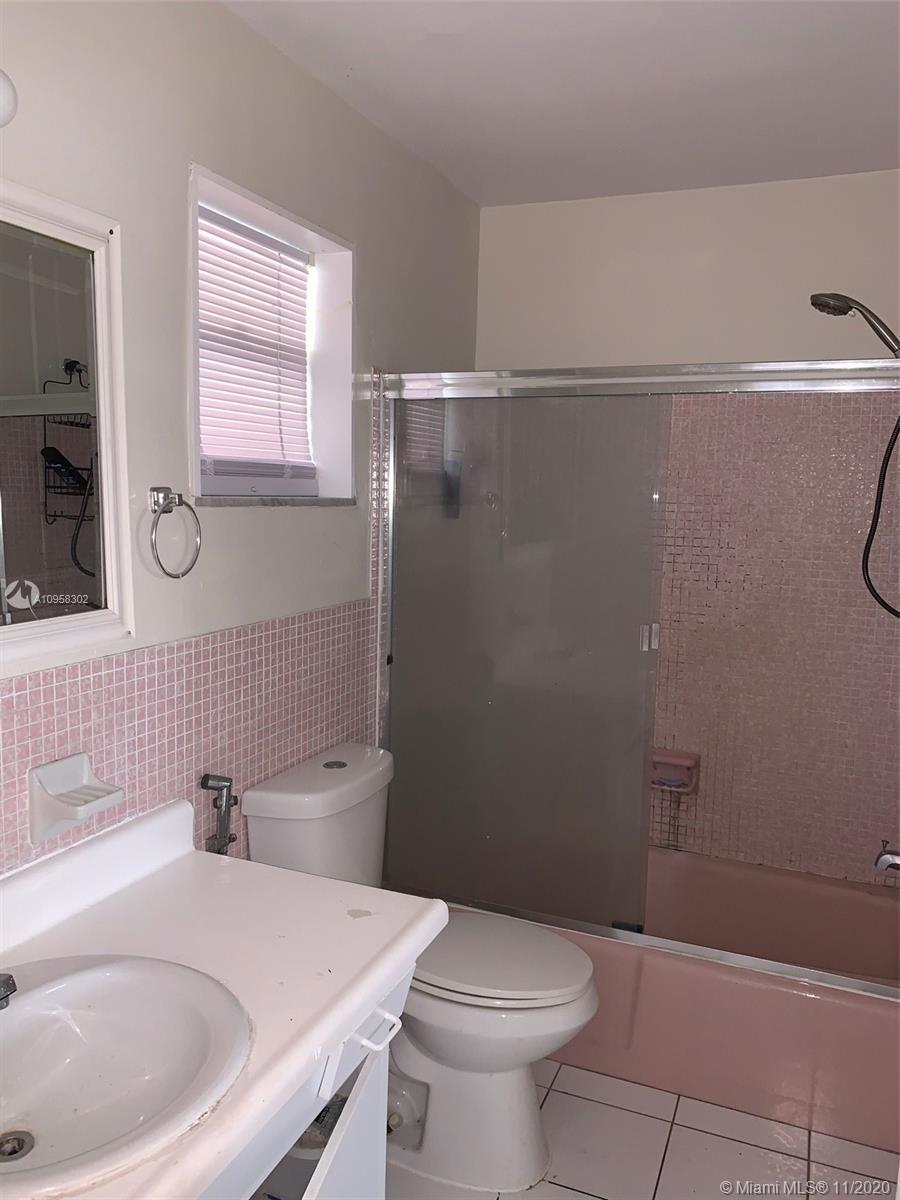 2880 NE 203rd St # 17, Aventura FL 33180 photo 4