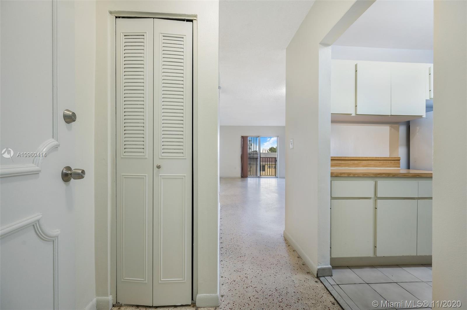 1530 SW 2nd St # 305, Miami FL 33135 photo 2
