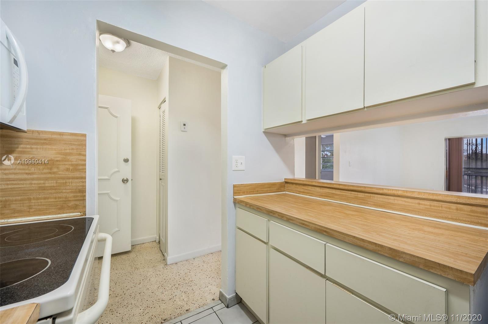 1530 SW 2nd St # 305, Miami FL 33135 photo 5