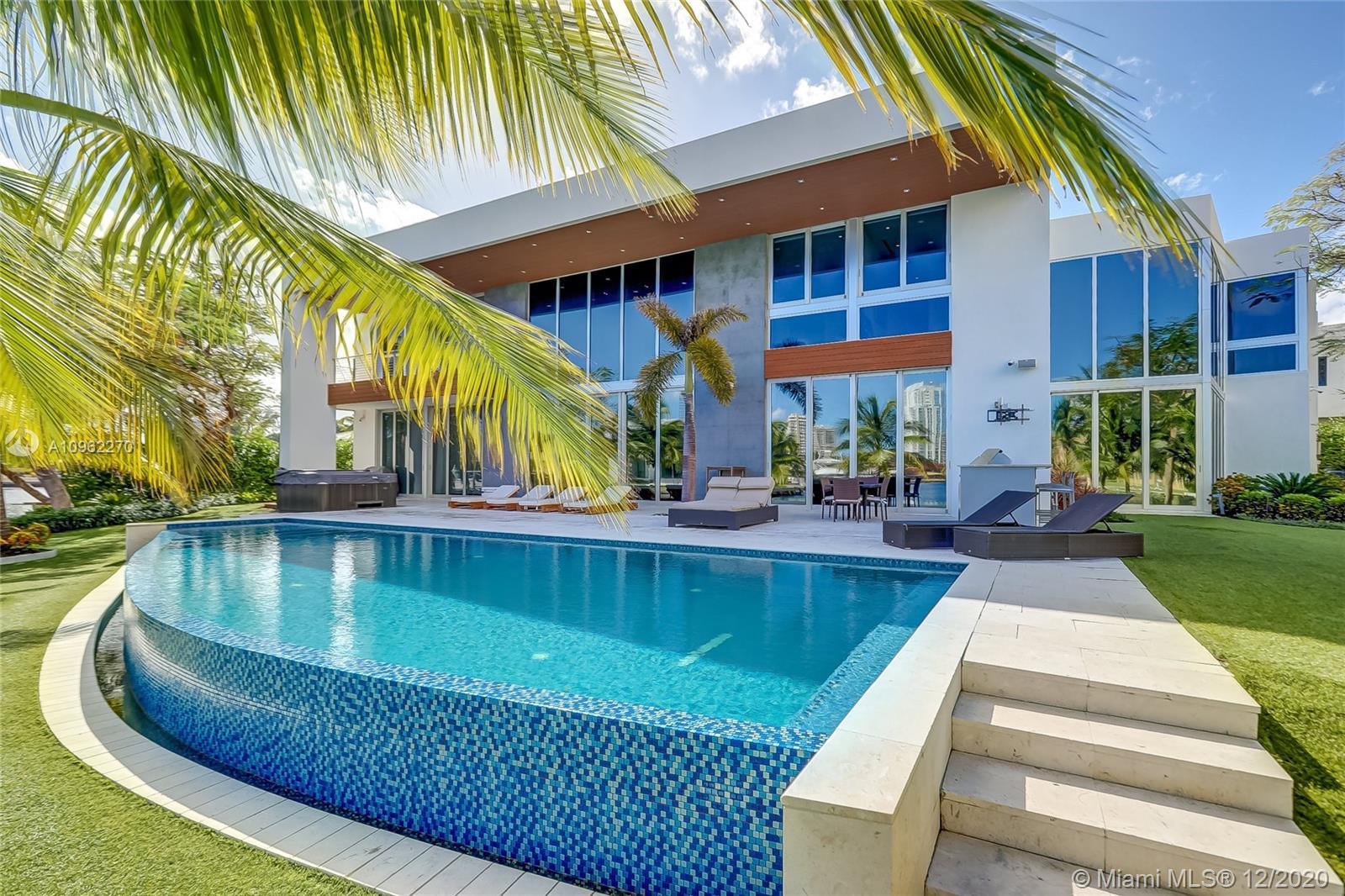 400 Tamarind Dr, Hallandale Beach FL 33009 photo 3