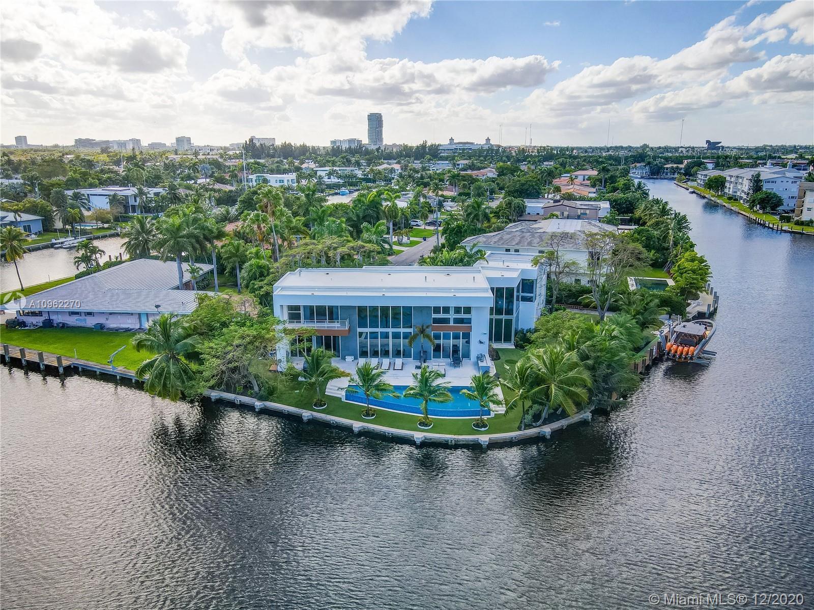 400 Tamarind Dr, Hallandale Beach FL 33009