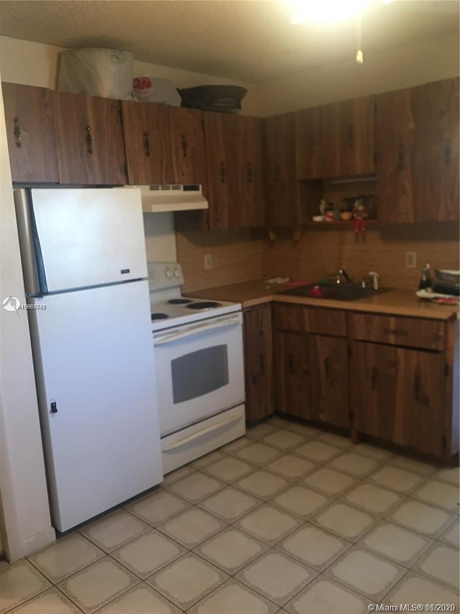 2407 Johnson St # 4, Hollywood FL 33020 photo 2