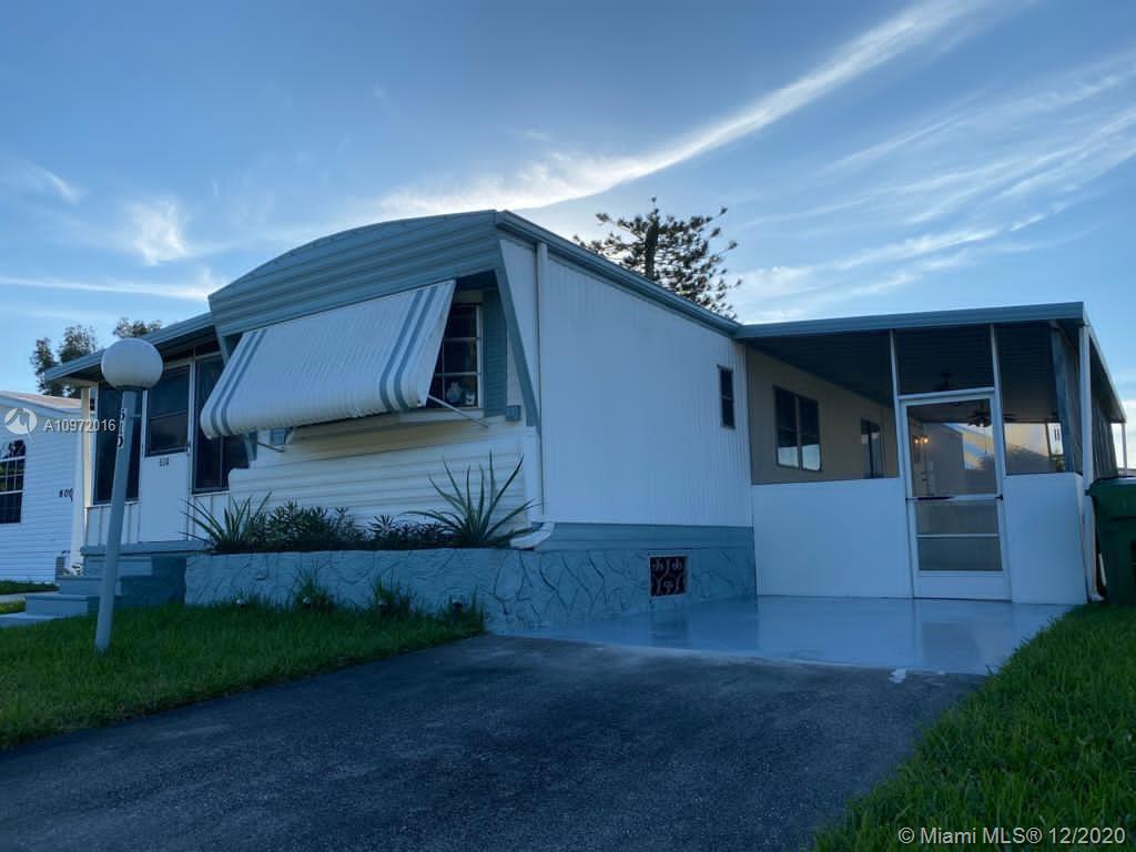 610 NW 217th Ter, Pembroke Pines FL 33029 photo 2