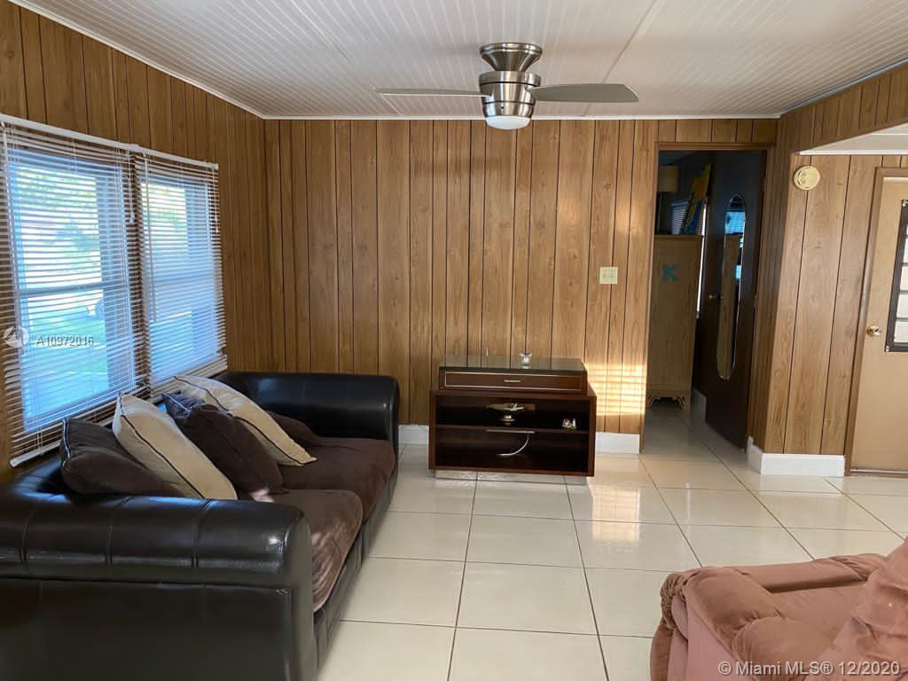 610 NW 217th Ter, Pembroke Pines FL 33029 photo 3