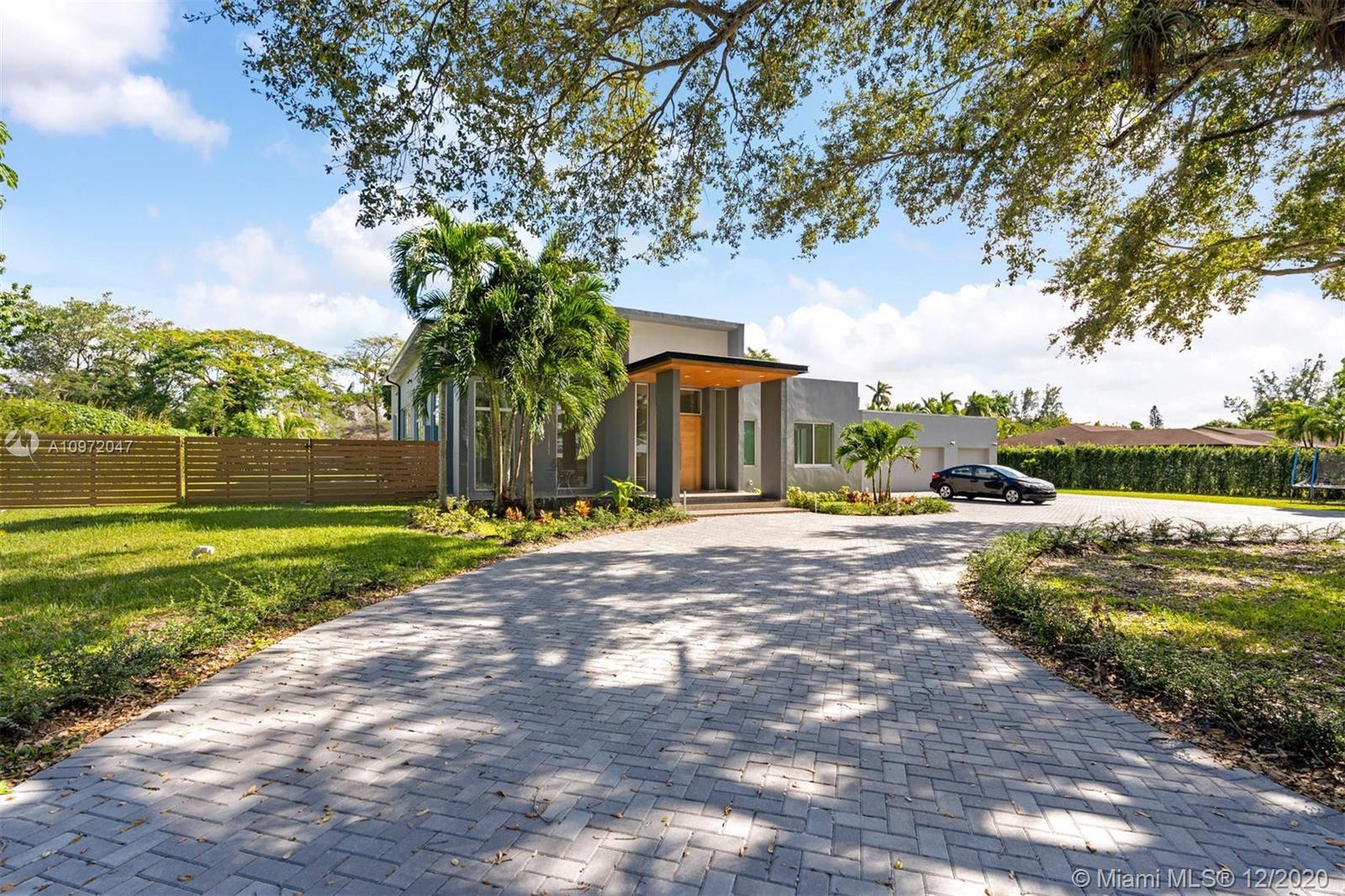 15519 NE 2nd Ave, Miami FL 33162 photo 2