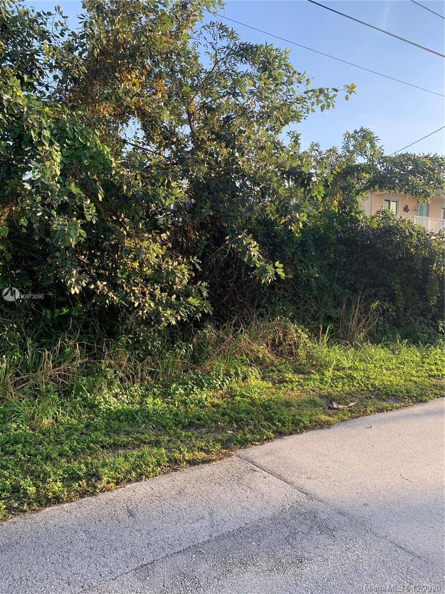 22 Orange Dr, Key Largo FL 33037 photo 2