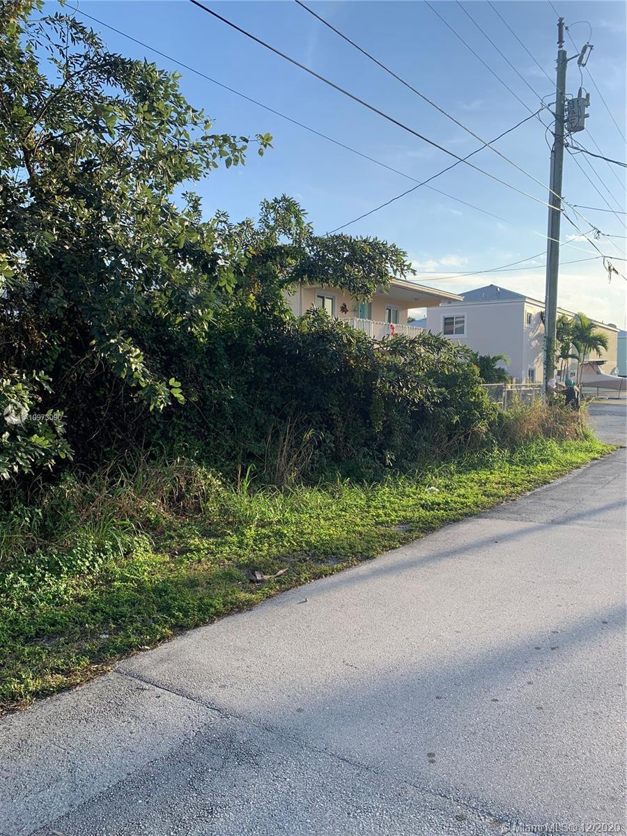 22 Orange Dr, Key Largo FL 33037
