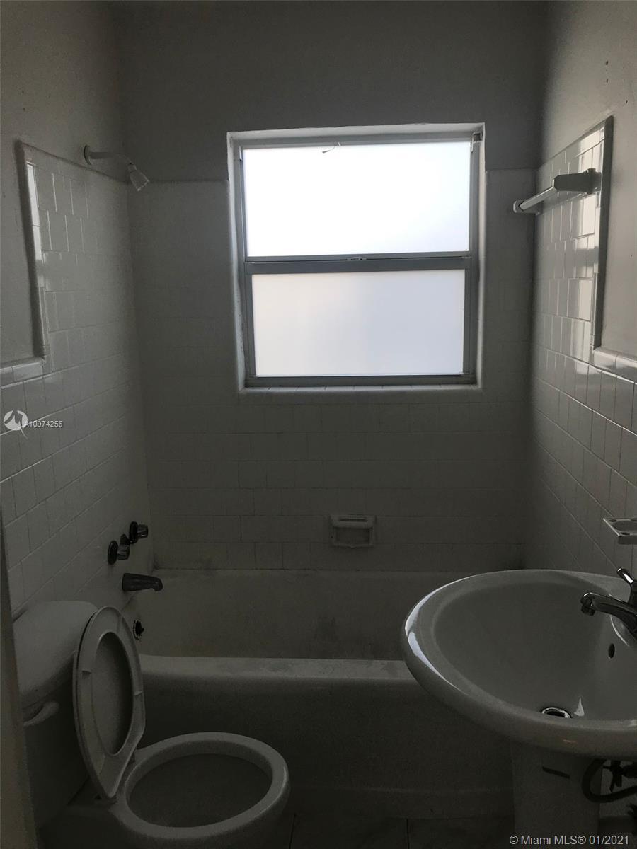 716 NE 8th St # 4, Hallandale Beach FL 33009 photo 4