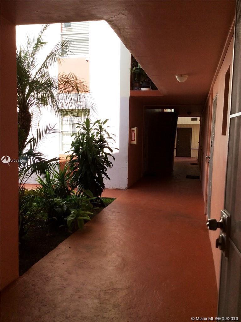 1525 NW 19th Ter # 11, Miami FL 33125 photo 2