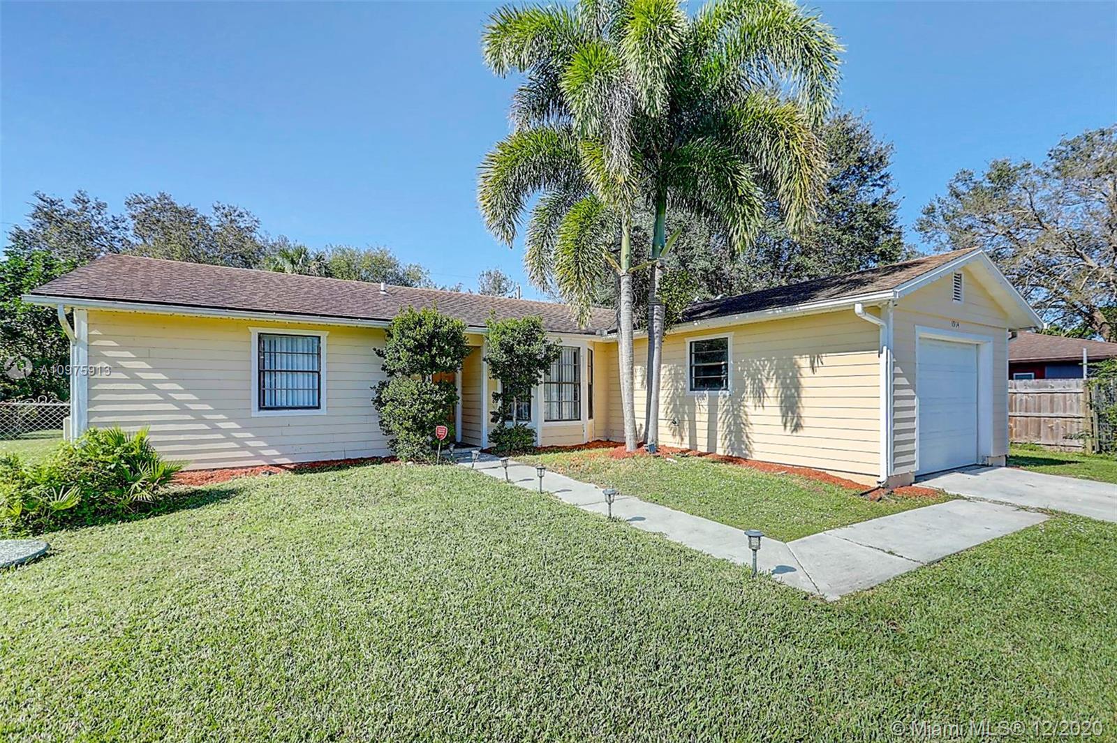 1914 SW Aguero St, Port St. Lucie FL 34953