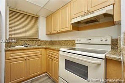 8841 W Flagler St # 406, Miami FL 33174 photo 5