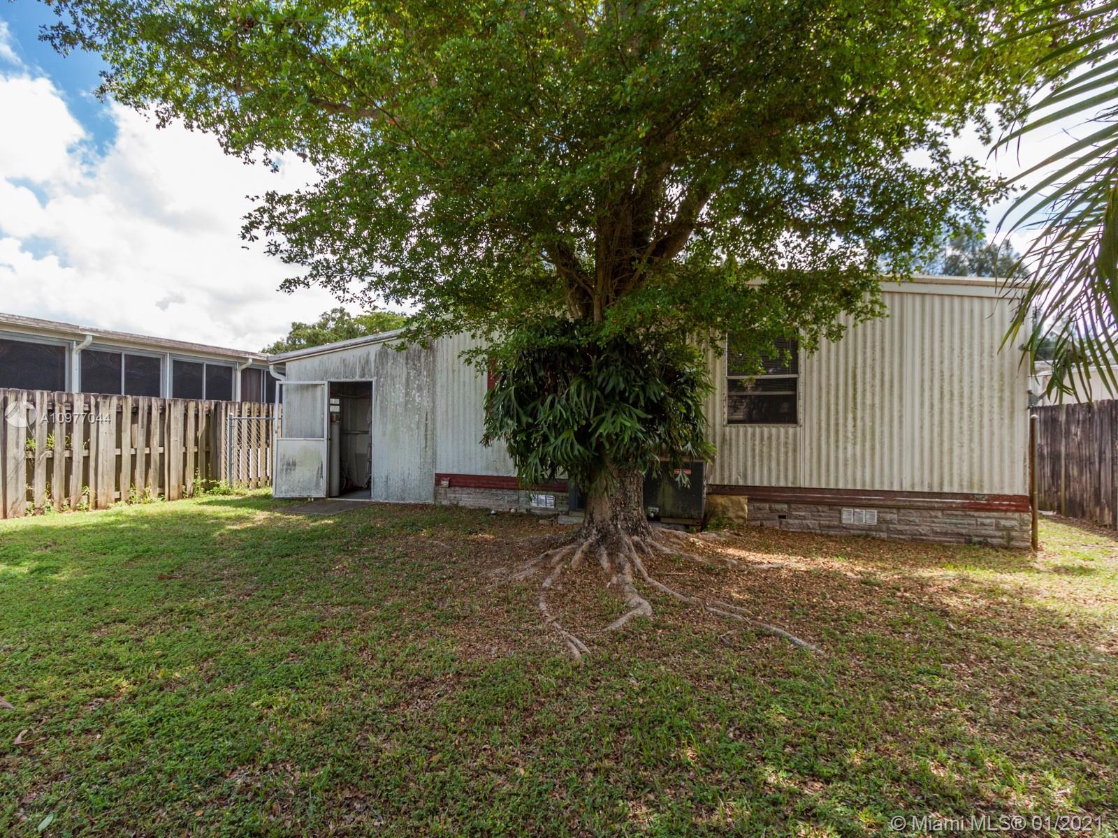 400 NW 214th Ave, Pembroke Pines FL 33029 photo 3