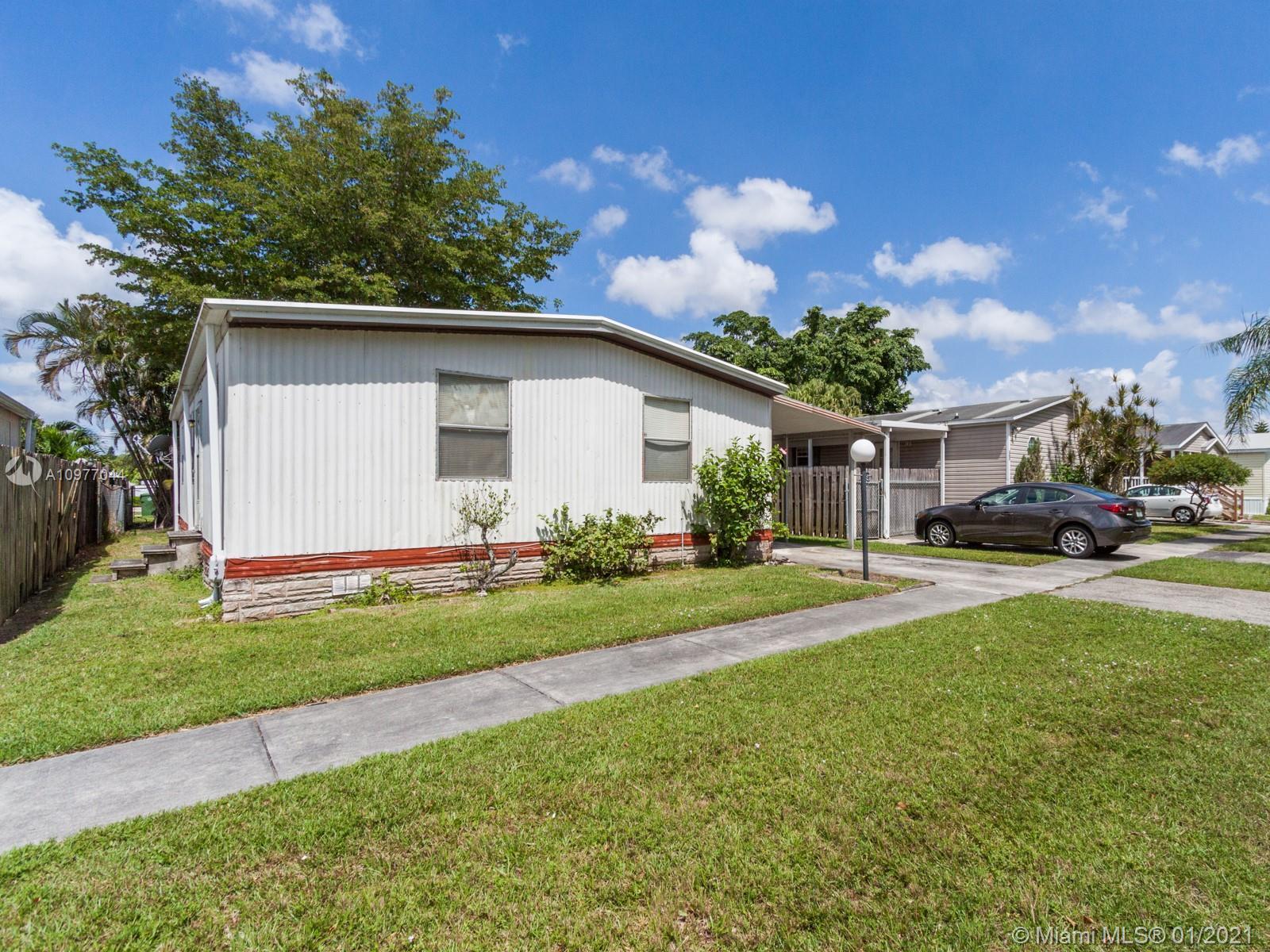 400 NW 214th Ave, Pembroke Pines FL 33029