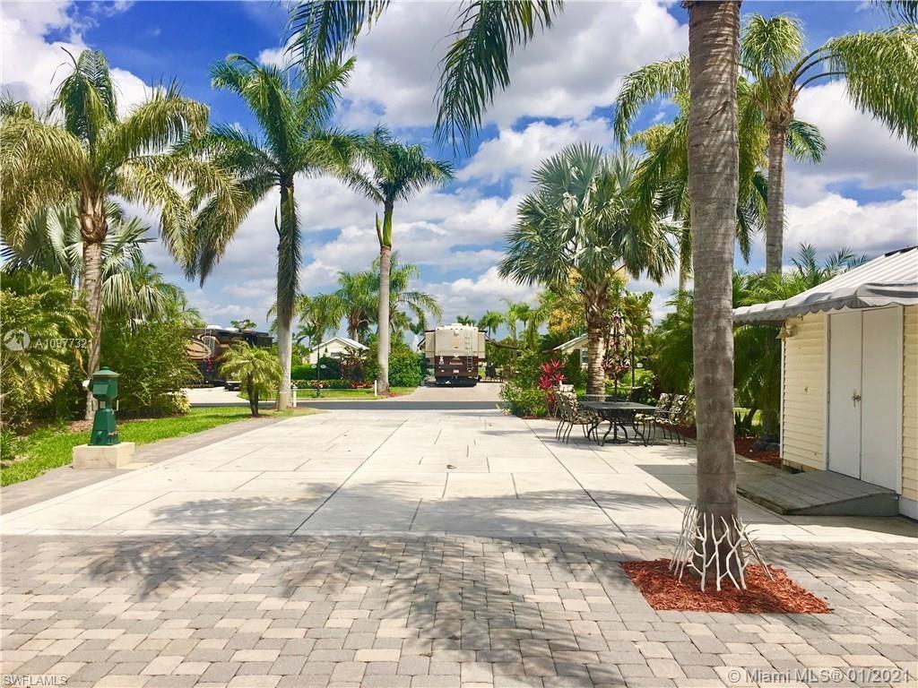 3007 W RiverBend Resort Blvd, La Belle FL 33935 photo 5