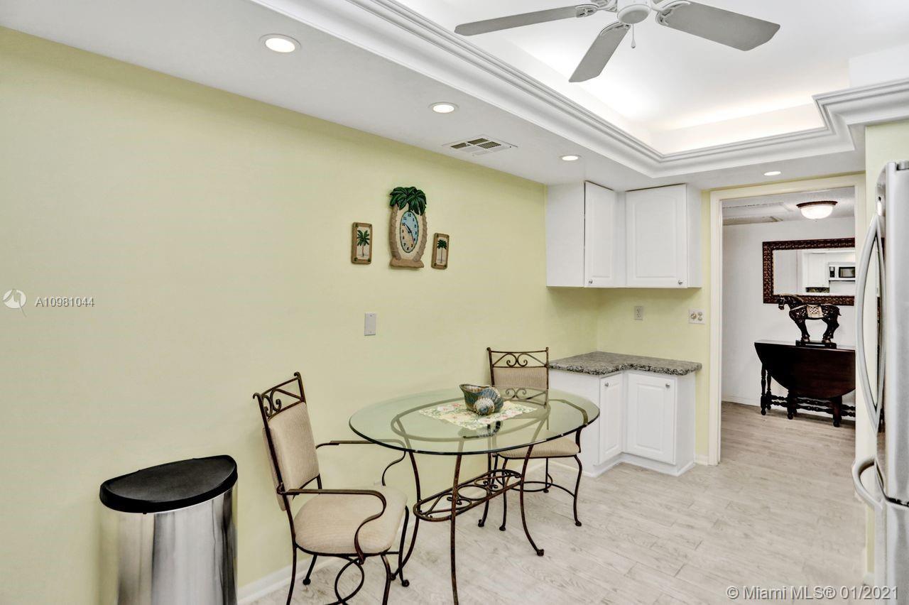 565 Oaks Lane # 207, Pompano Beach FL 33069 photo 4