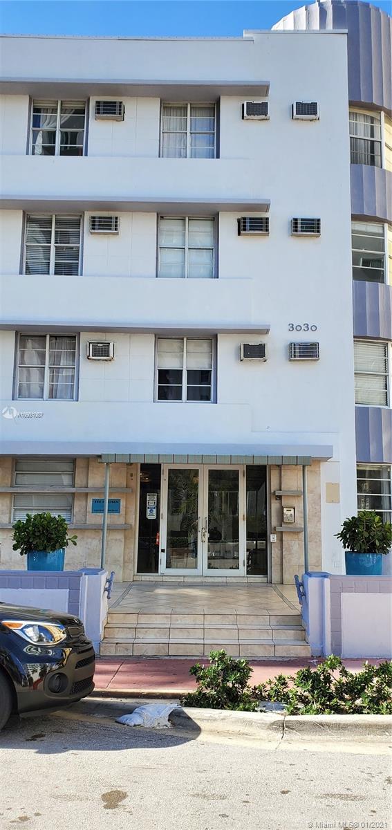 3030 Collins Ave # 4D, Miami Beach FL 33140 photo 2