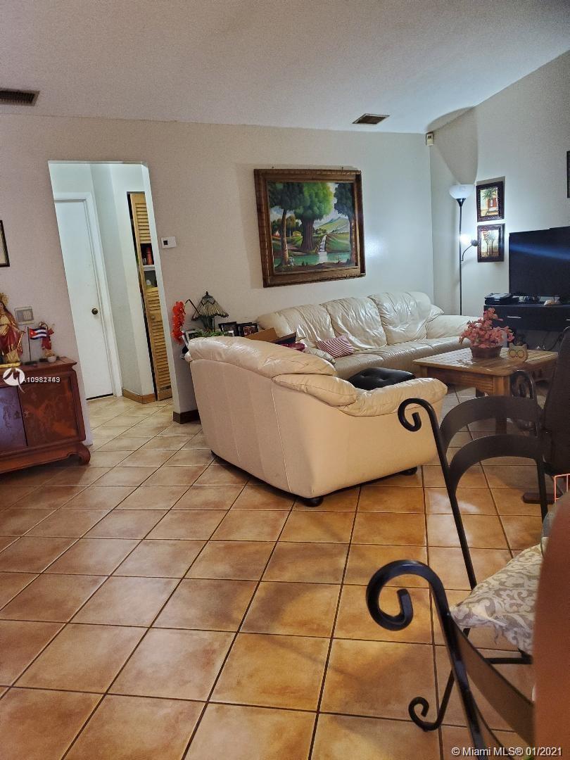 15252 SW 46th Ln, Miami FL 33185 photo 2