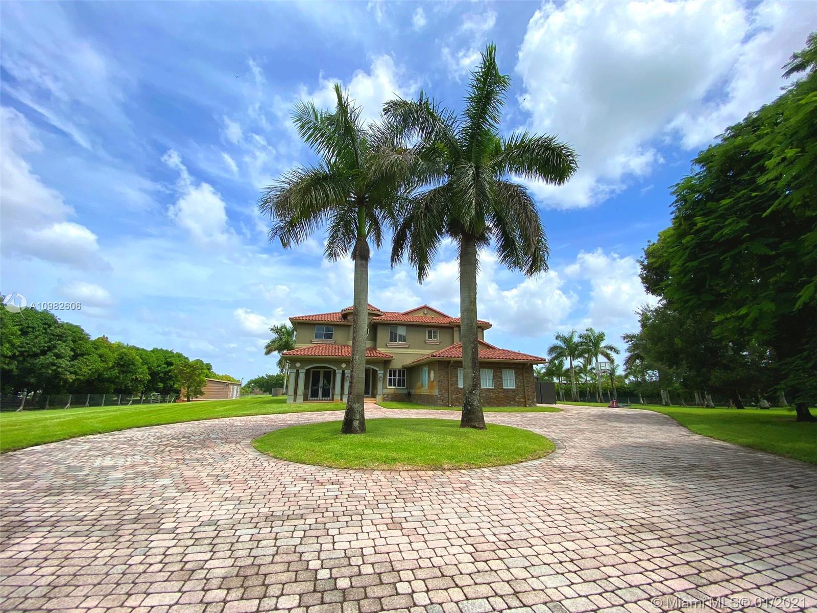 18575 SW 100th St, Miami FL 33196 photo 2