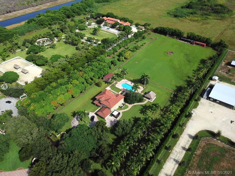 18575 SW 100th St, Miami FL 33196