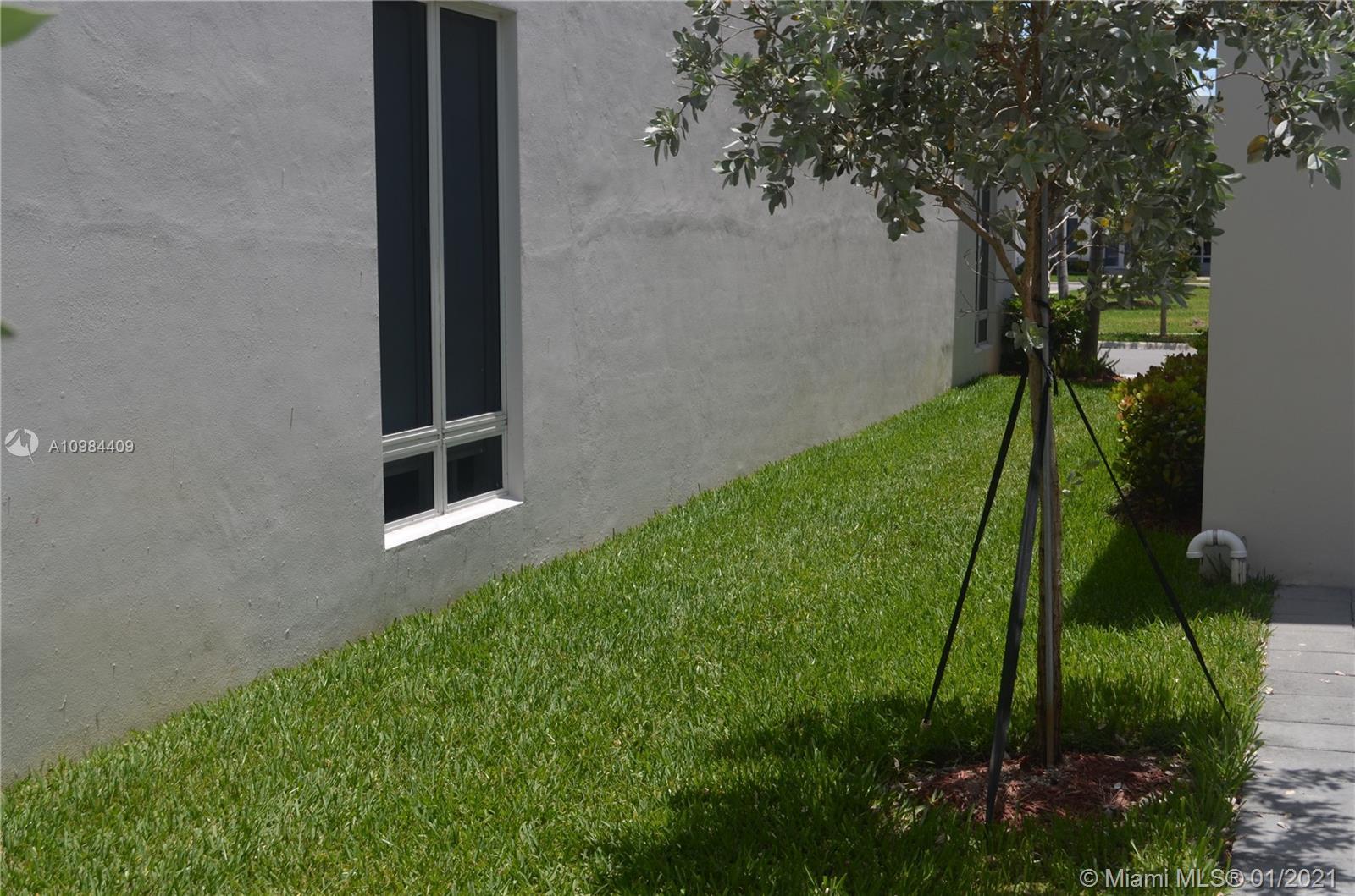 6408 NW 105th Pl, Miami FL 33178 photo 5